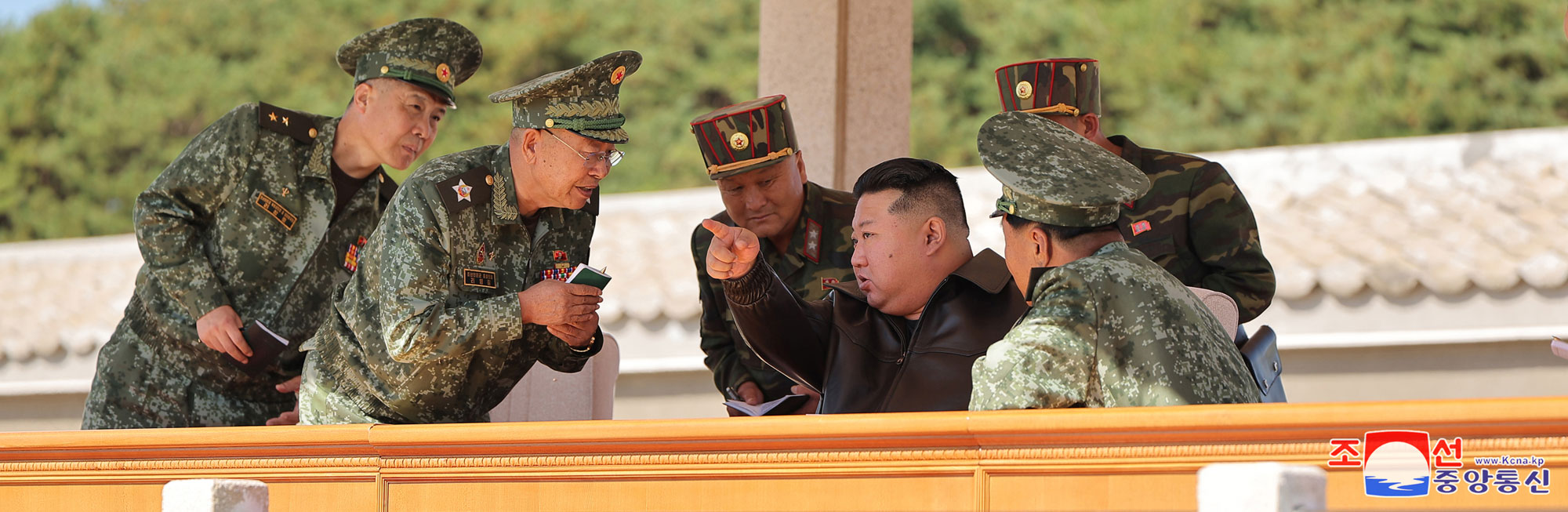 敬愛する金正恩総書記が西部地区の朝鮮人民軍特殊作戦部隊の訓練基地を視察しました