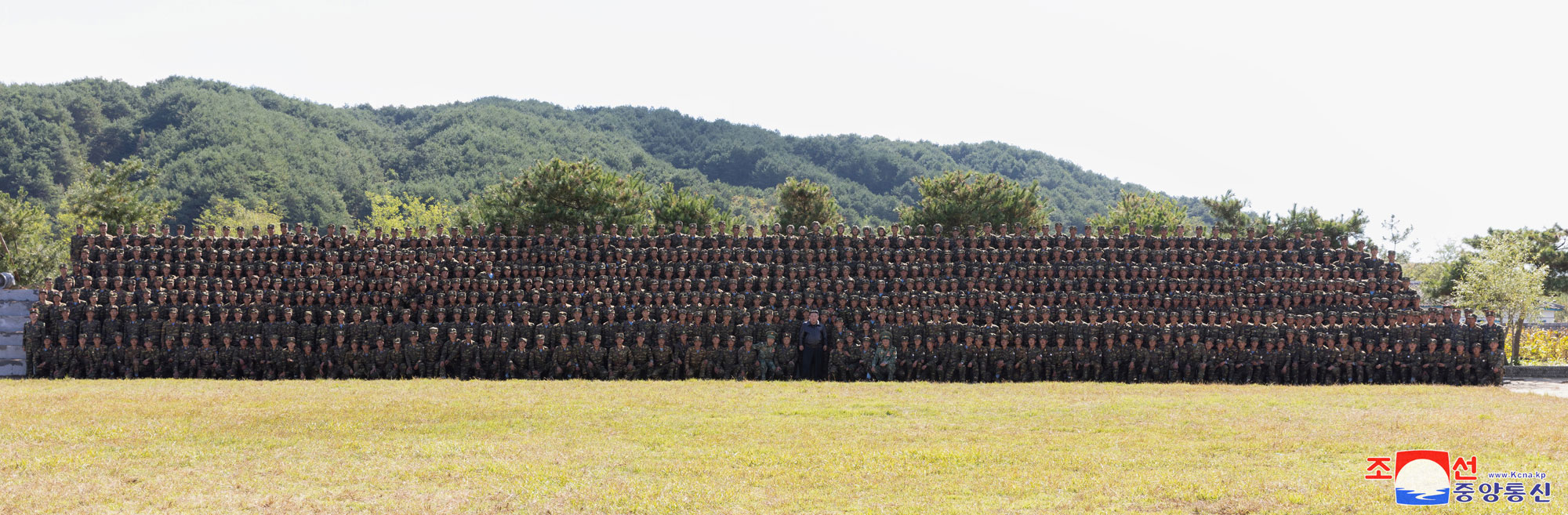 敬愛する金正恩総書記が西部地区の朝鮮人民軍特殊作戦部隊の訓練基地を視察しました