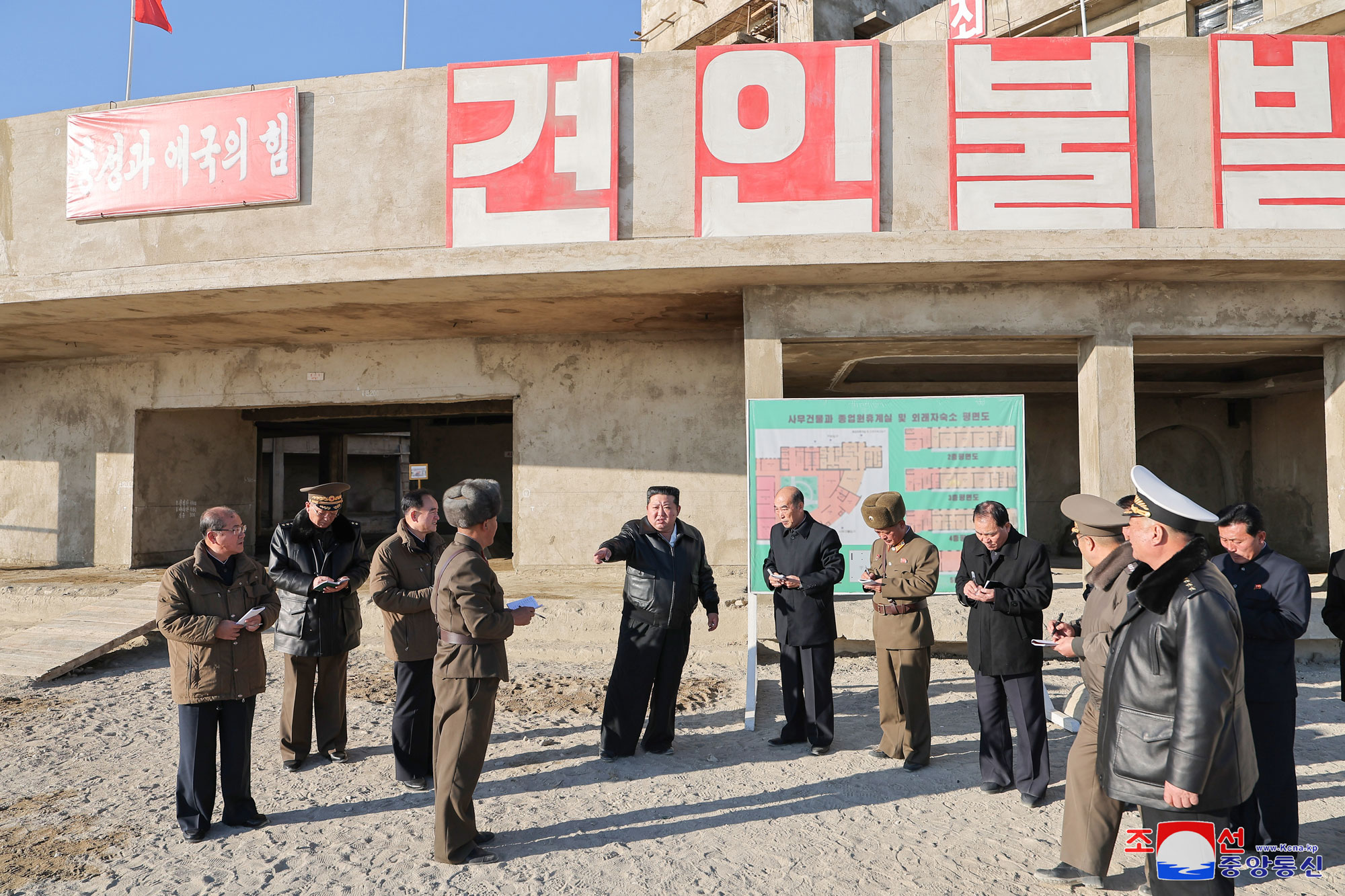 敬愛する金正恩総書記がハムギョン南道シンポ市浅海養殖事業所の建設現場を現地指導しました