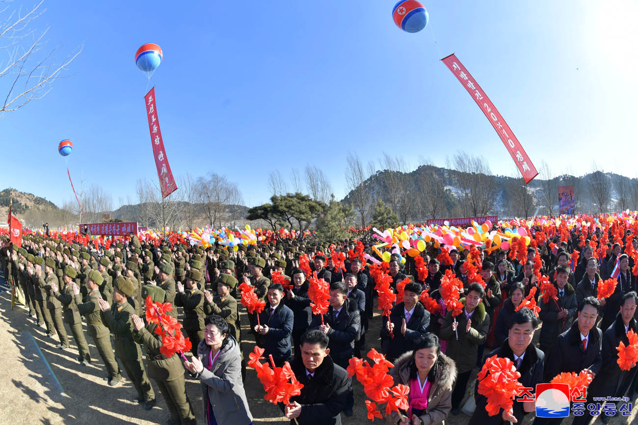 労働党の恩情によってイチョン郡に地方工業工場が新築されました