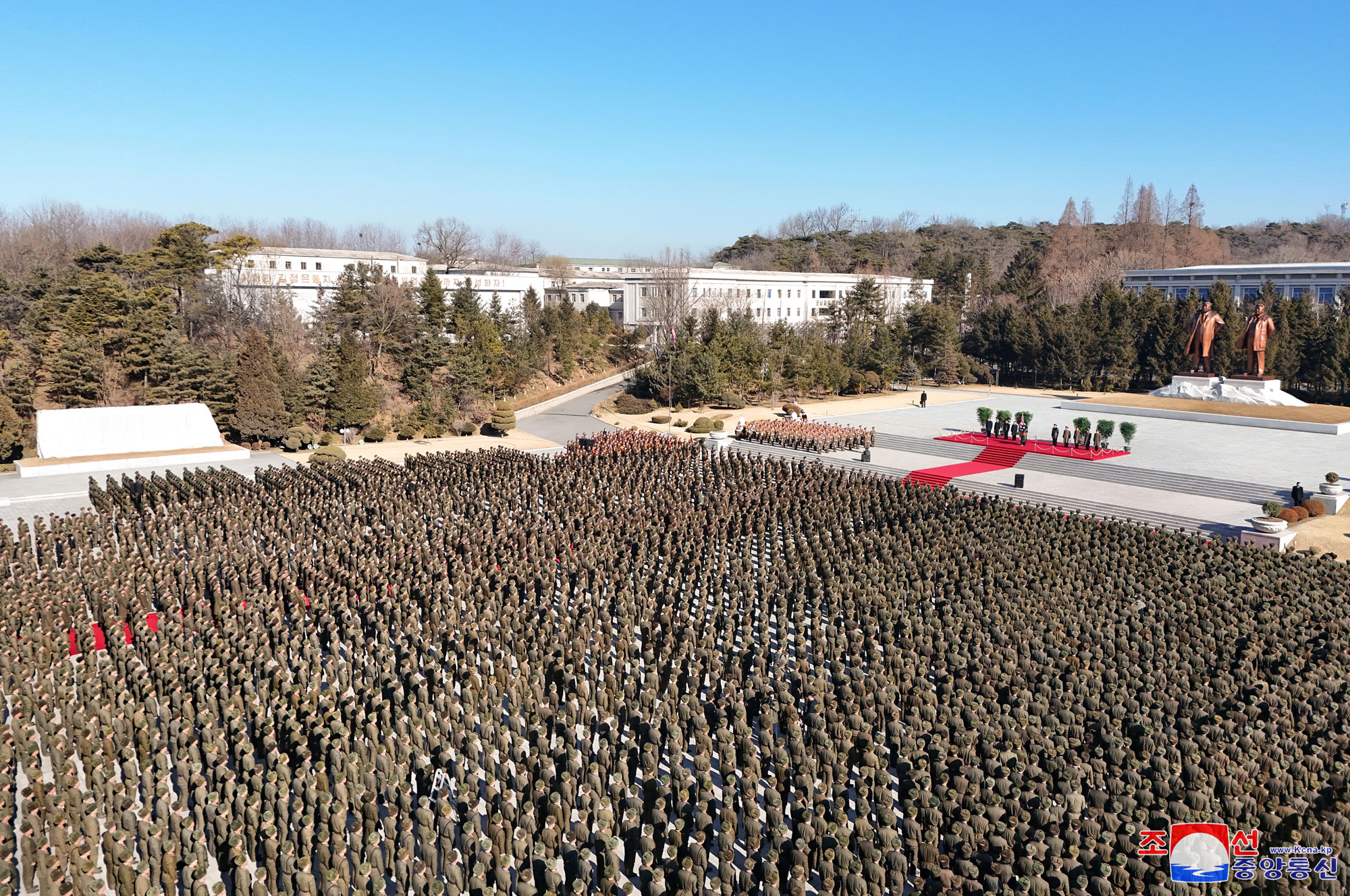 敬愛する金正恩総書記が主体的革命武力の最高軍事・政治学園である金日成政治大学を訪問