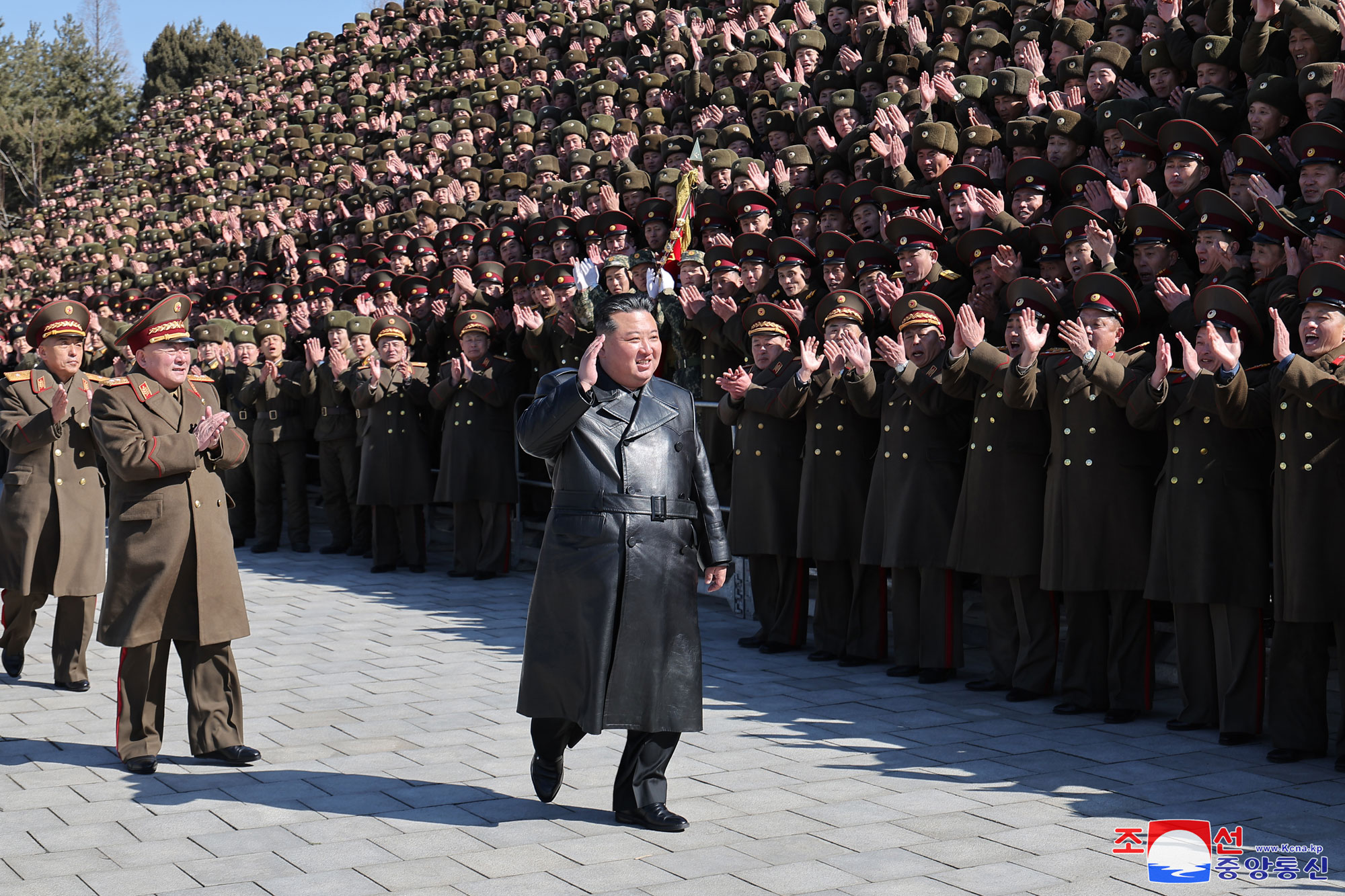 敬愛する金正恩総書記が主体的革命武力の最高軍事・政治学園である金日成政治大学を訪問