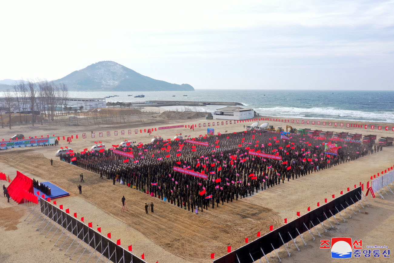 地域人民の大きな関心の中、シンポ市、テグァン郡、ランリム郡、セポ郡で地方工業工場の建設が始まりました